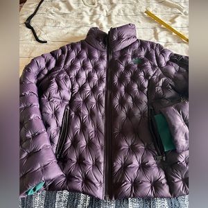 Womens Northface cropped down jacket